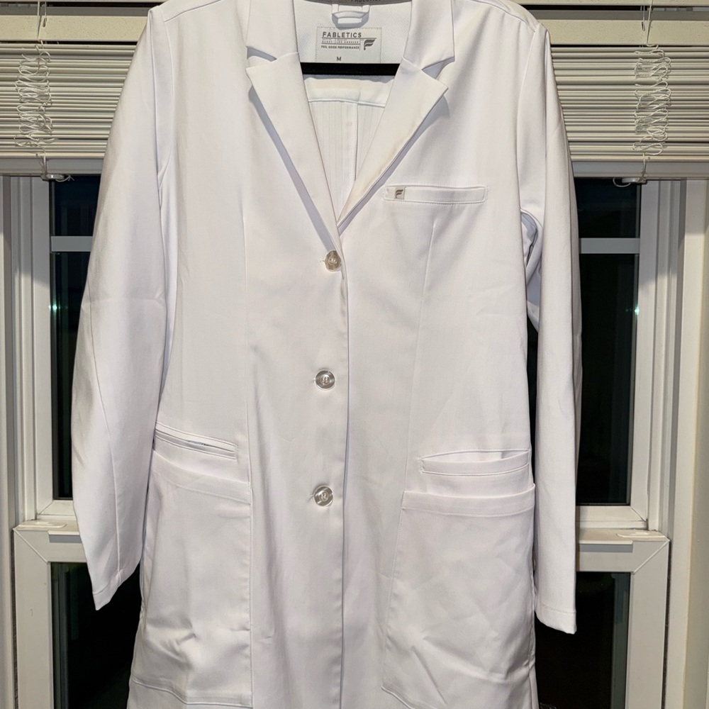 Fabletics White Women's Lab Coat with Notch Collar Women’s NWOT